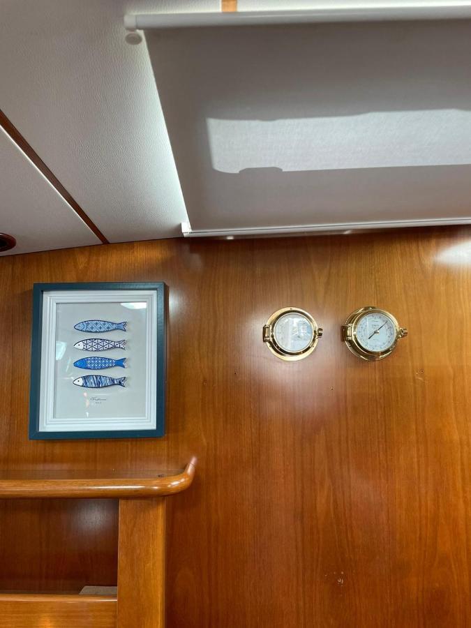 Beautiful And Comfortable Sailboat With Secure Parking Available Hotel Barcelona Bagian luar foto