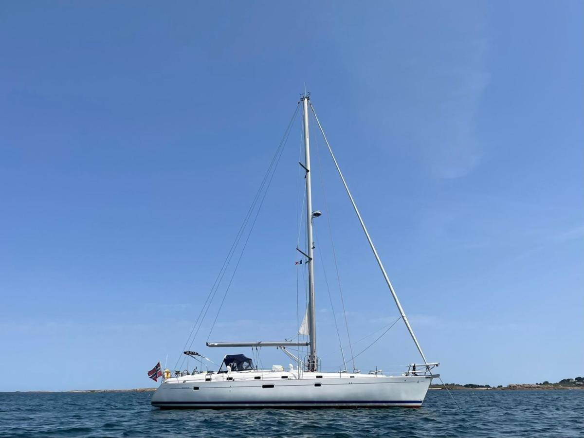 Beautiful And Comfortable Sailboat With Secure Parking Available Hotel Barcelona Bagian luar foto