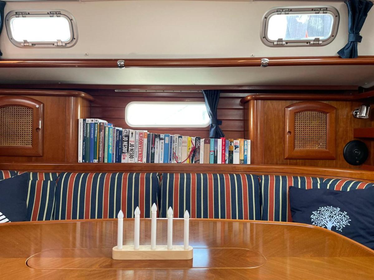 Beautiful And Comfortable Sailboat With Secure Parking Available Hotel Barcelona Bagian luar foto