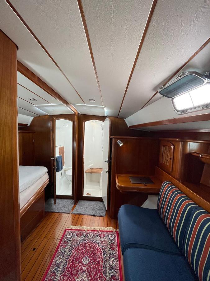 Beautiful And Comfortable Sailboat With Secure Parking Available Hotel Barcelona Bagian luar foto